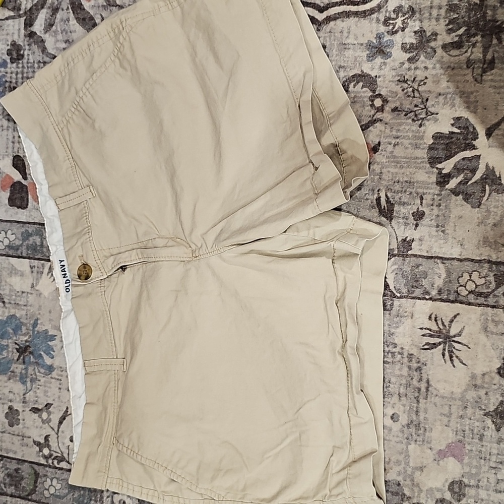 Old navy khaki shorts